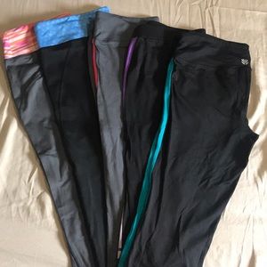 Bundle of 5 workout leggings